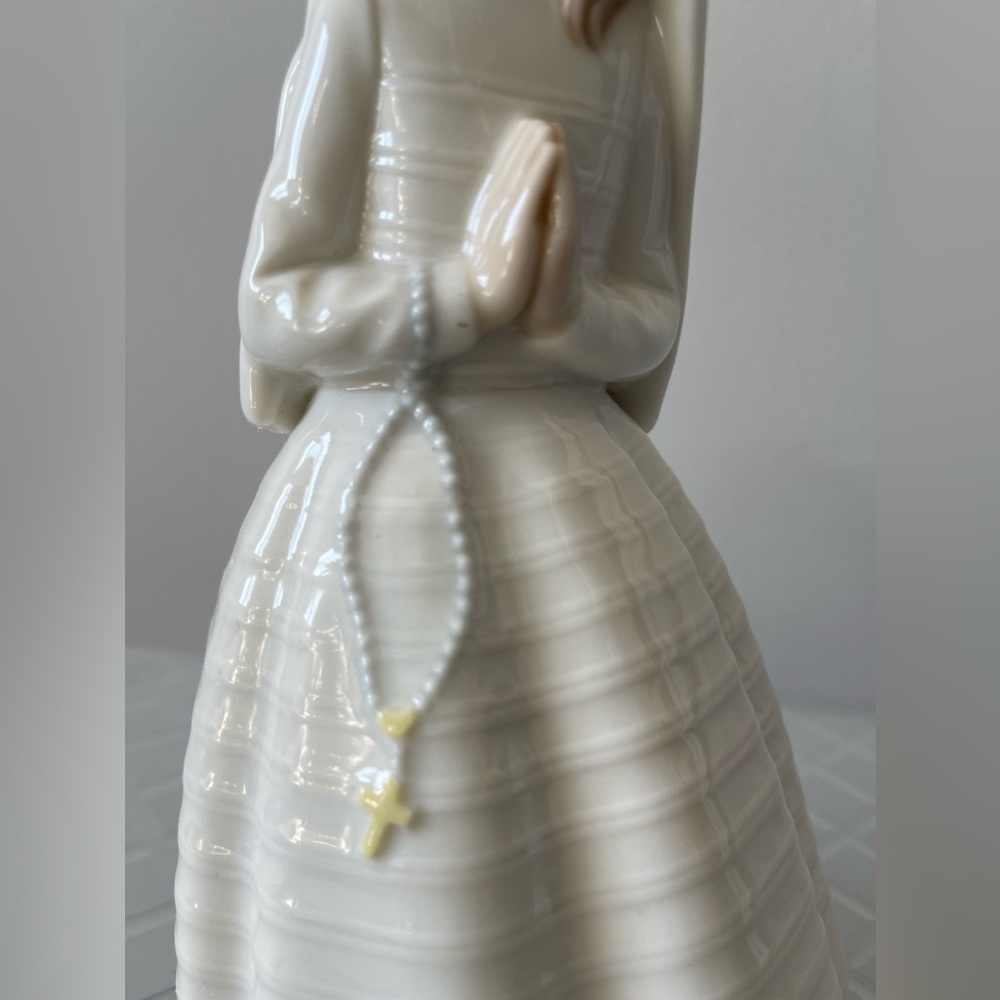 Nao by Lladro First Communion Girl #0236 - Picture 4 of 6